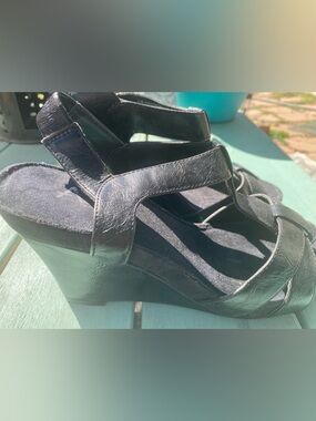 A2 By Aerosoles Black Strappy Wedge Sandals